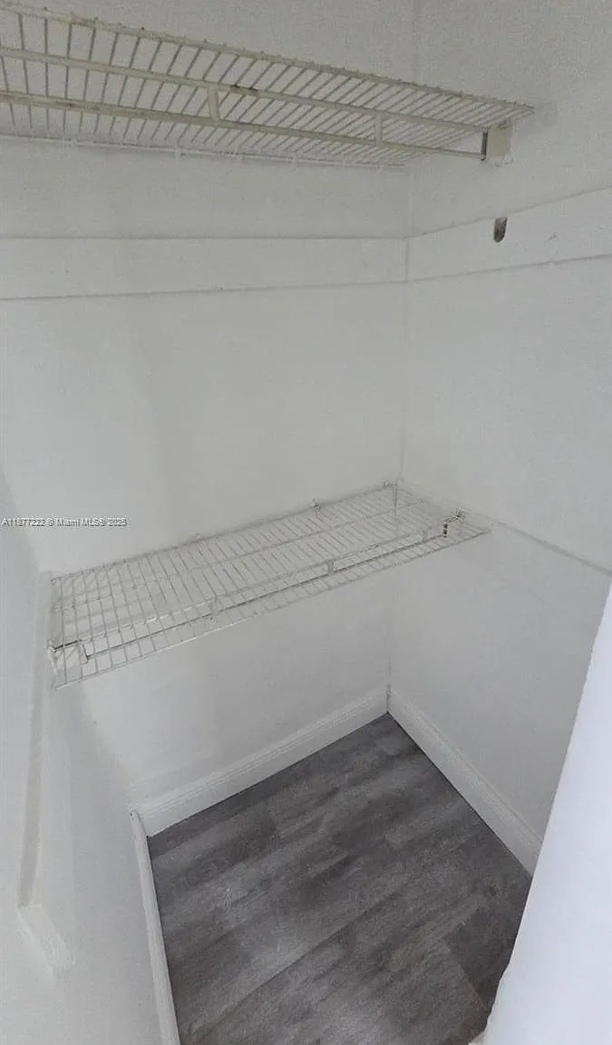 Dania Manor Corr Plat — Photo 2