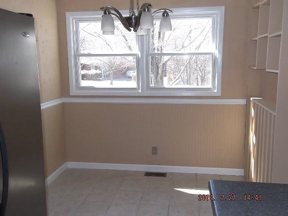 4th image of 204 Stanley Dr