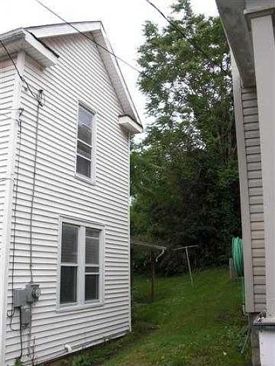 2nd image of 482 Winsley St