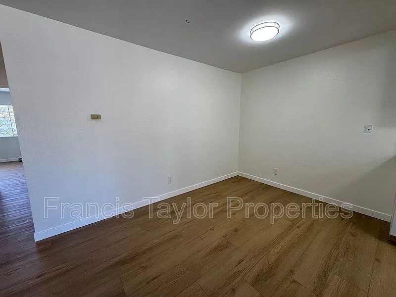 2 bed, 2.0 bath, 800 sqft, $2,195 — Photo 4