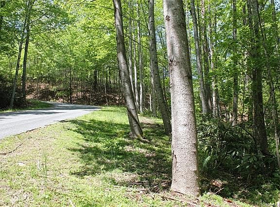 4th image of 6 Park Knoll Dr