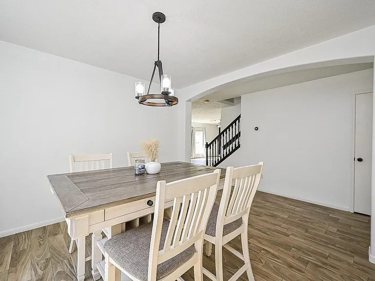 2534 Halstead Dr — Photo 12