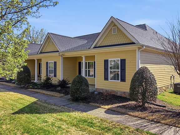3rd image of 523 Callaway Ct