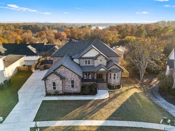 105 Indian Crest Dr, Madison, AL 35758