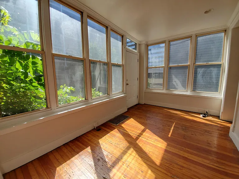 1413 Porterfield St — Photo 1