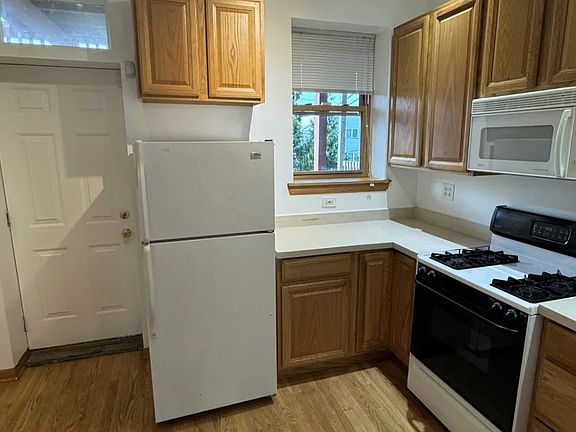 2nd image of 2424 W Polk St #2W