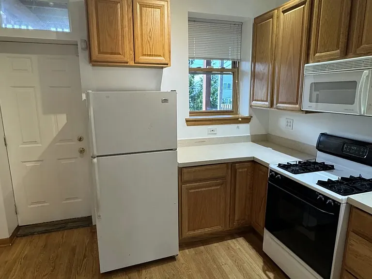 2424 W Polk St #2W — Photo 2