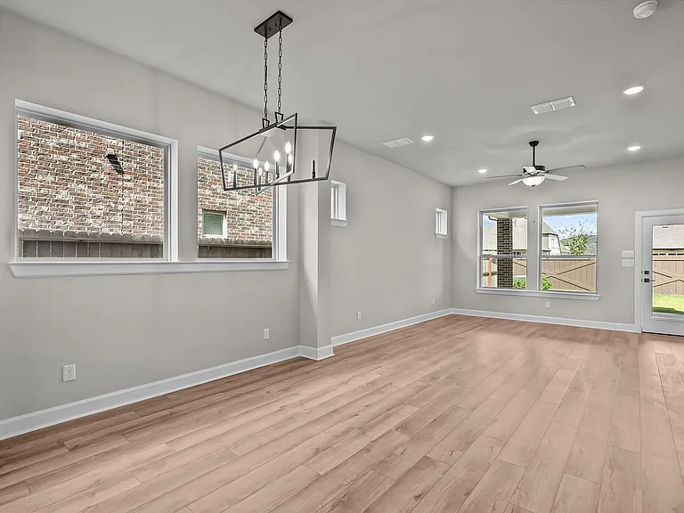 210 Ginger St — Photo 18