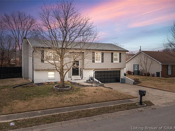 3rd image of 933 Hazelwood Dr