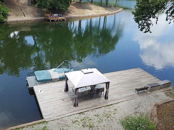 2nd image of 14 Poole Cir