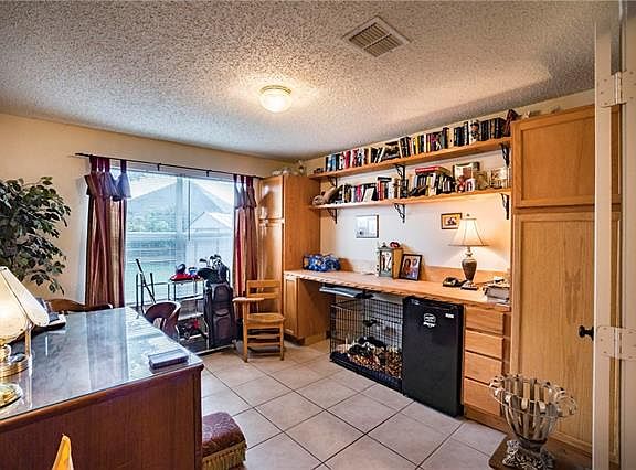 5th image of 121 Heritage Dr