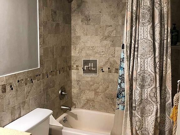 5th image of 3051 14th St APT 3R