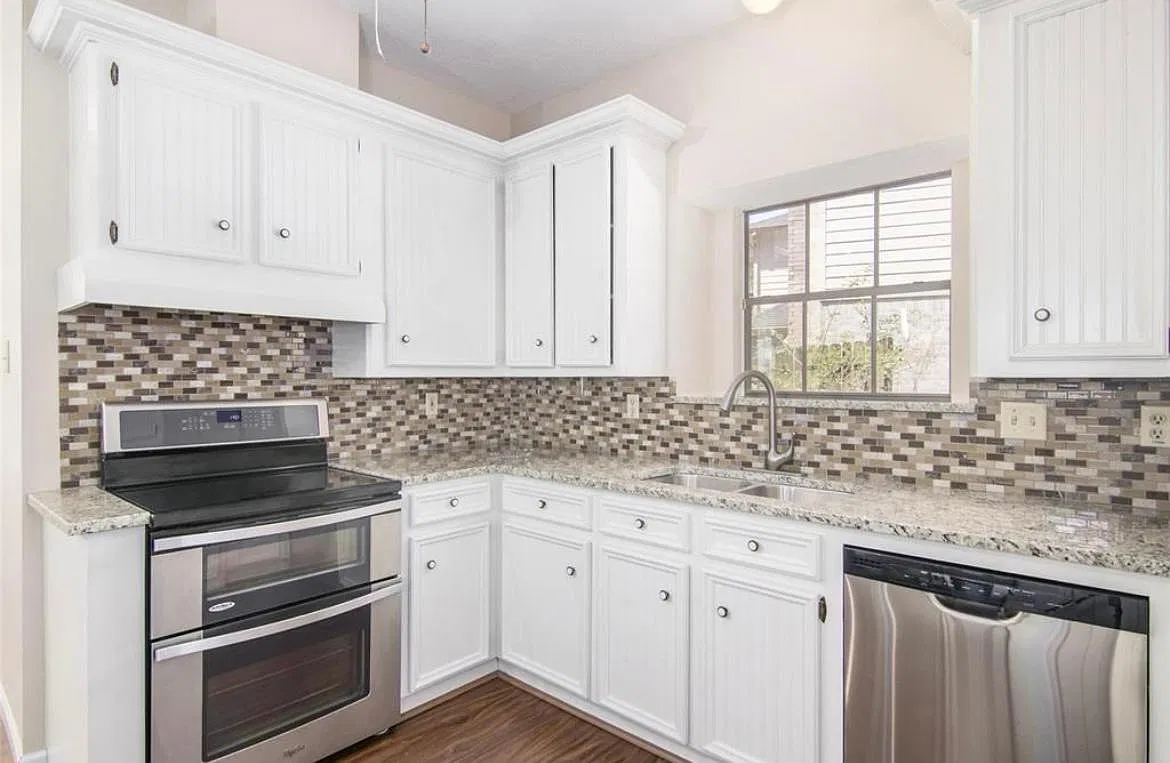3338 Laurel Crest Dr — Photo 3