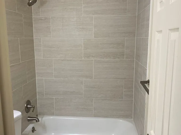 Newly Renovated 2BR | Courtyard & back patio | Lots of natural light — Photo 8