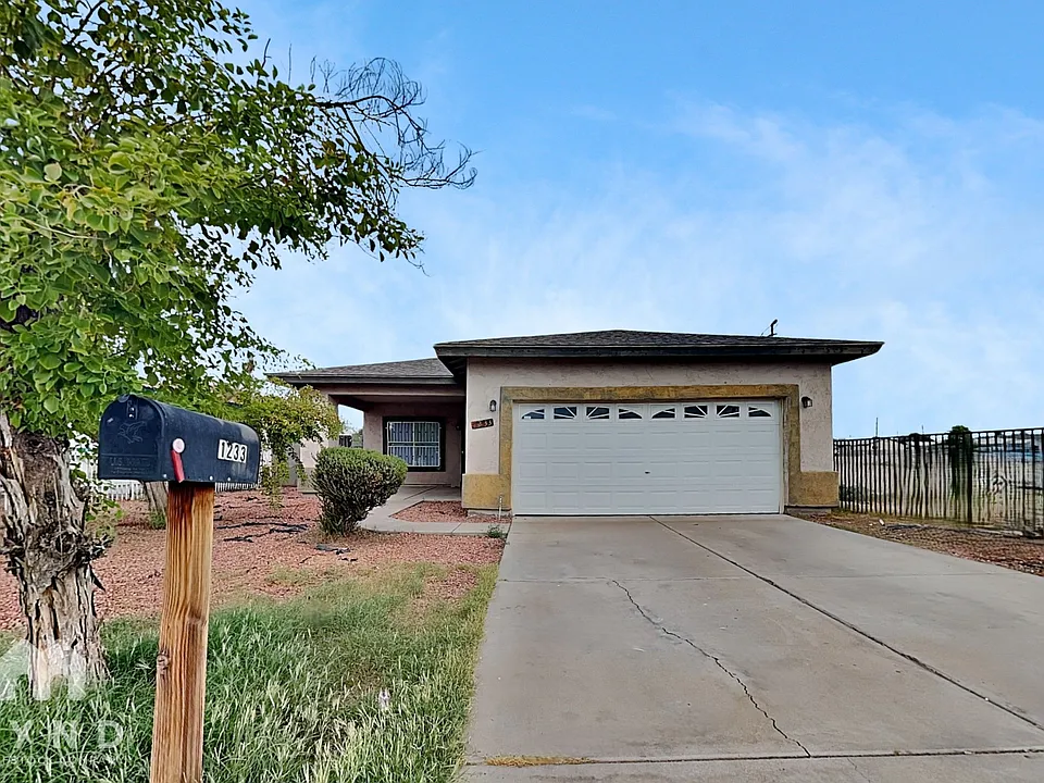 1233 S 14th Ave