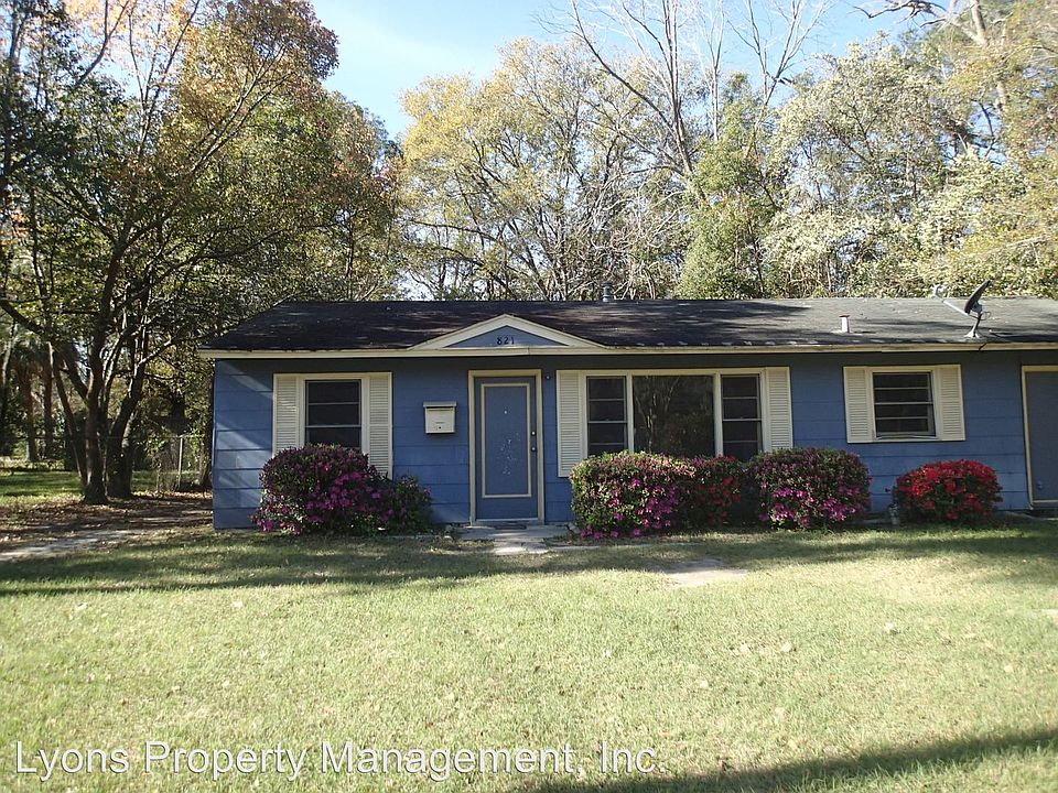 1st image of 821 Stillwater Dr
