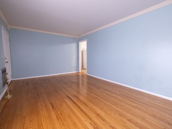 4th image of 291 Oakdale Ln
