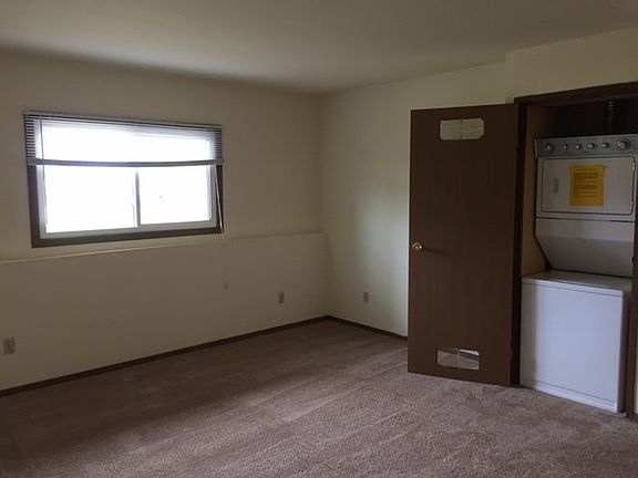 3rd image of 755 Regent Dr APT 10