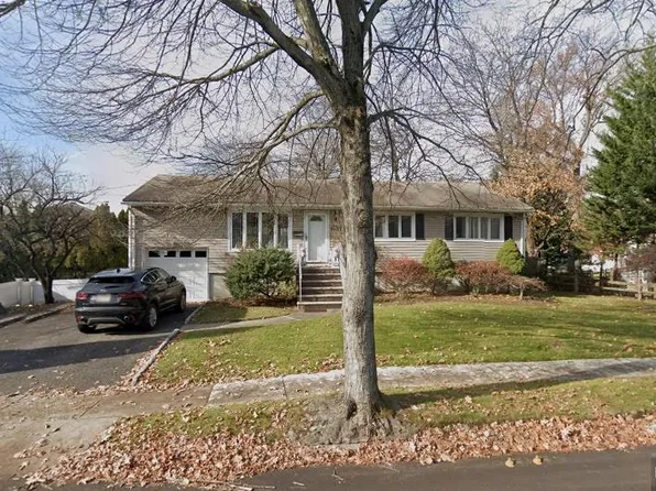 182 Bedford Rd, Dumont, NJ 07628
