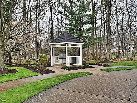 3rd image of 7816 Benton Ln
