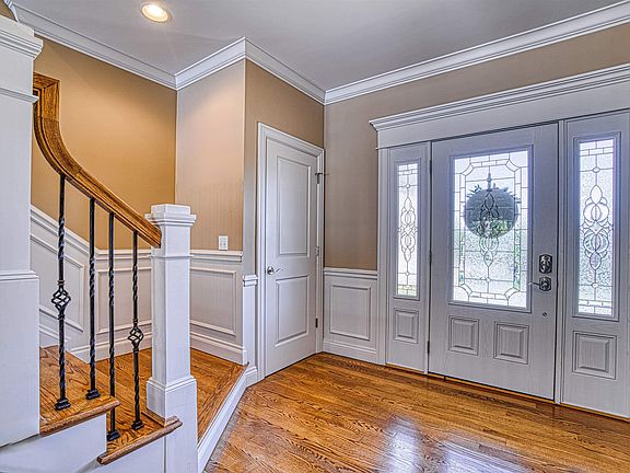 4th image of 1265 Woodfield Dr
