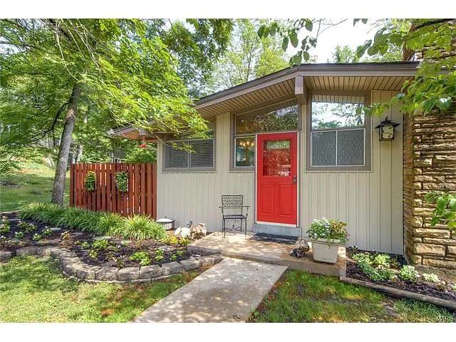 1454 Lark Ave photo 1