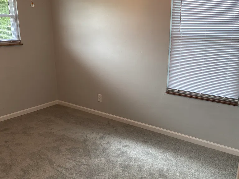 1112 N Geyer Rd — Photo 11
