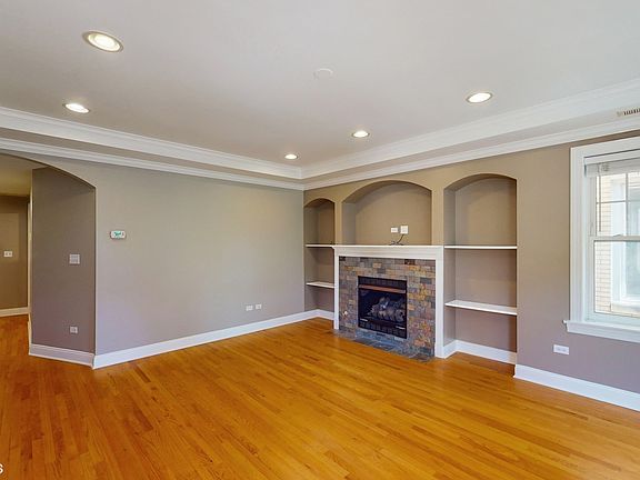 5th image of 2218 W Granville Ave #2