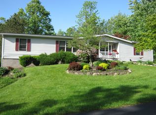 100 Hidden Meadows Dr, Bergen, NY 14416