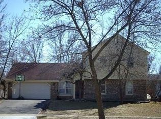 409 Forest Ln, Schaumburg, IL 60193