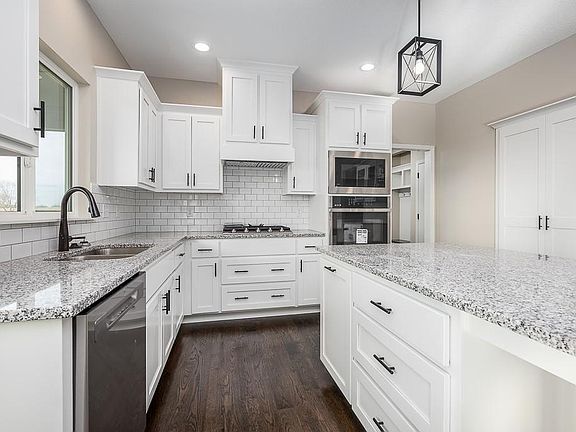 5th image of 12937 Sloan Ave