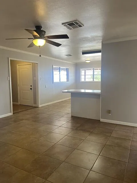 3 bed, 2.0 bath, 1611 sqft, $2,100 — Photo 4