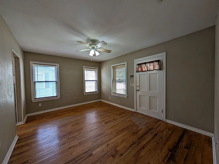 1185 W Mill St — Photo 9