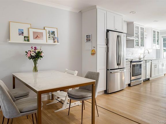 5th image of 25 Clearfield Place