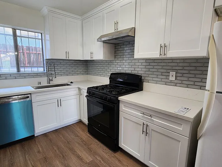 4732 Elmwood Ave #3 — Photo 12