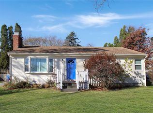 17 Wood Rd, Middletown, RI 02842