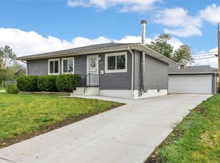 5040 Harbet Ave NW, Cedar Rapids, IA 52405