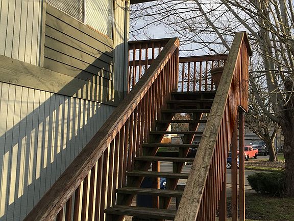 2nd image of 915 30th St NE APT D