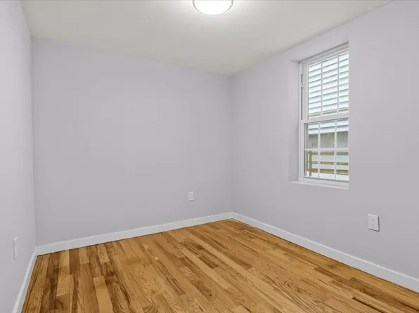 807 Elsmere Place image 14 of 15