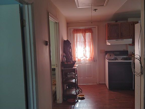 5th image of 1220 Shesley Rd