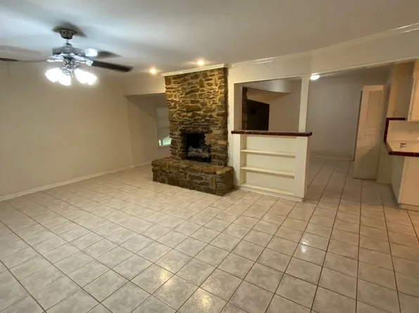 1370 S Pioneer Dr, Abilene, TX 79605