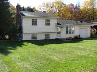 719 E Rosewood Ln, Greenville, MI 48838