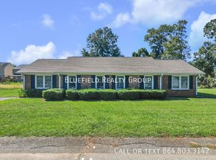 143 Sherman Dr, Boiling Springs, SC 29316