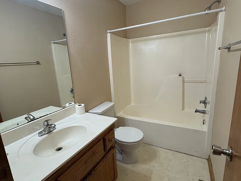 1126 NW Scenic Dr — Photo 10