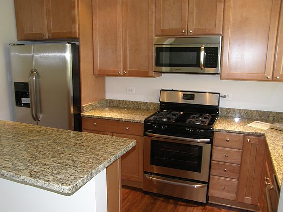 3rd image of 10656 Weymouth St APT 203