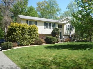 20 Windermere Way, Warwick, RI 02886