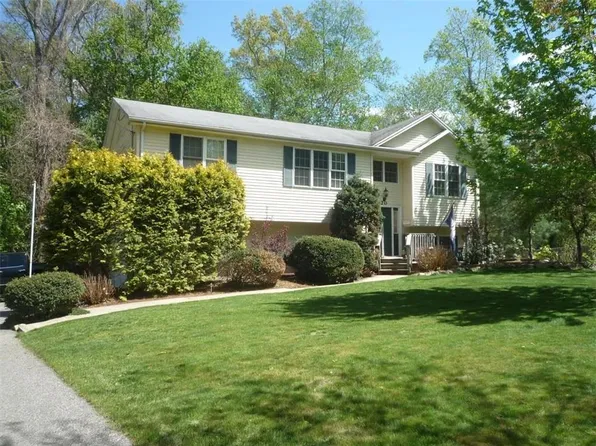 20 Windermere Way, Warwick, RI 02886