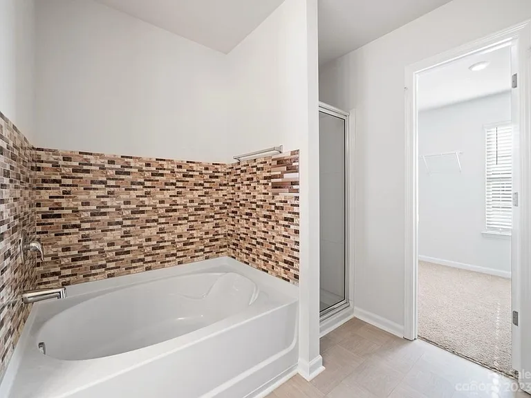 2132 Highland Knoll Dr — Photo 39