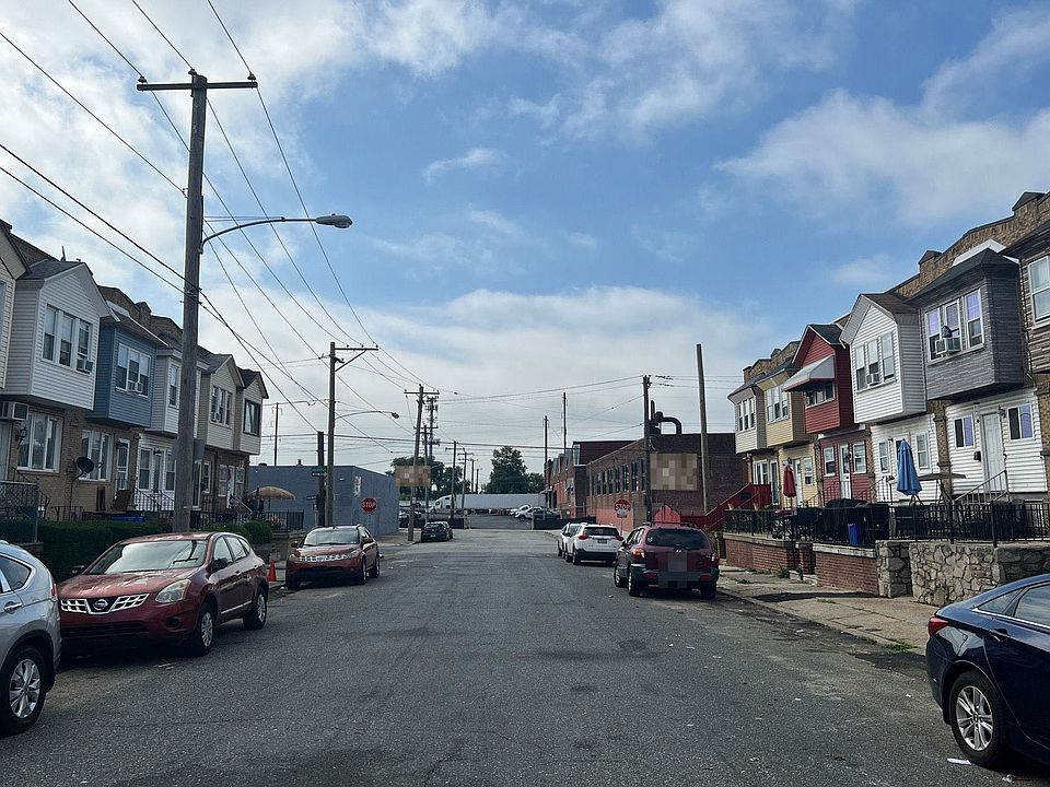 2nd image of 2130 E Sanger St