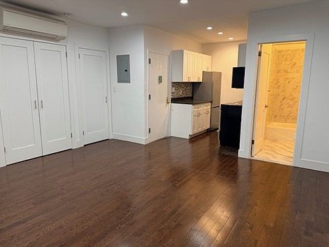 4th image of 1156 2nd Ave #3NE